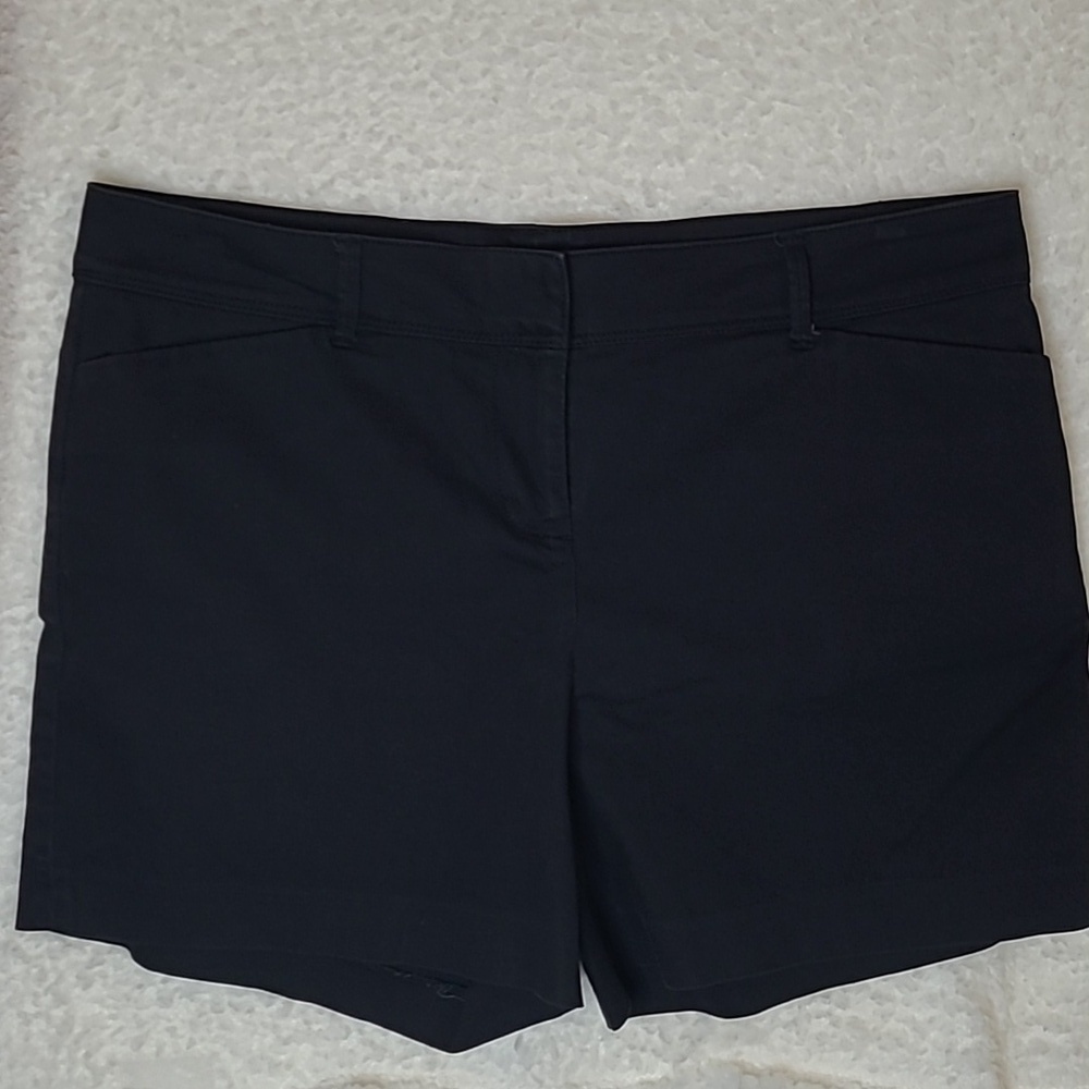 The Limited Black Tailored Shorts size 14